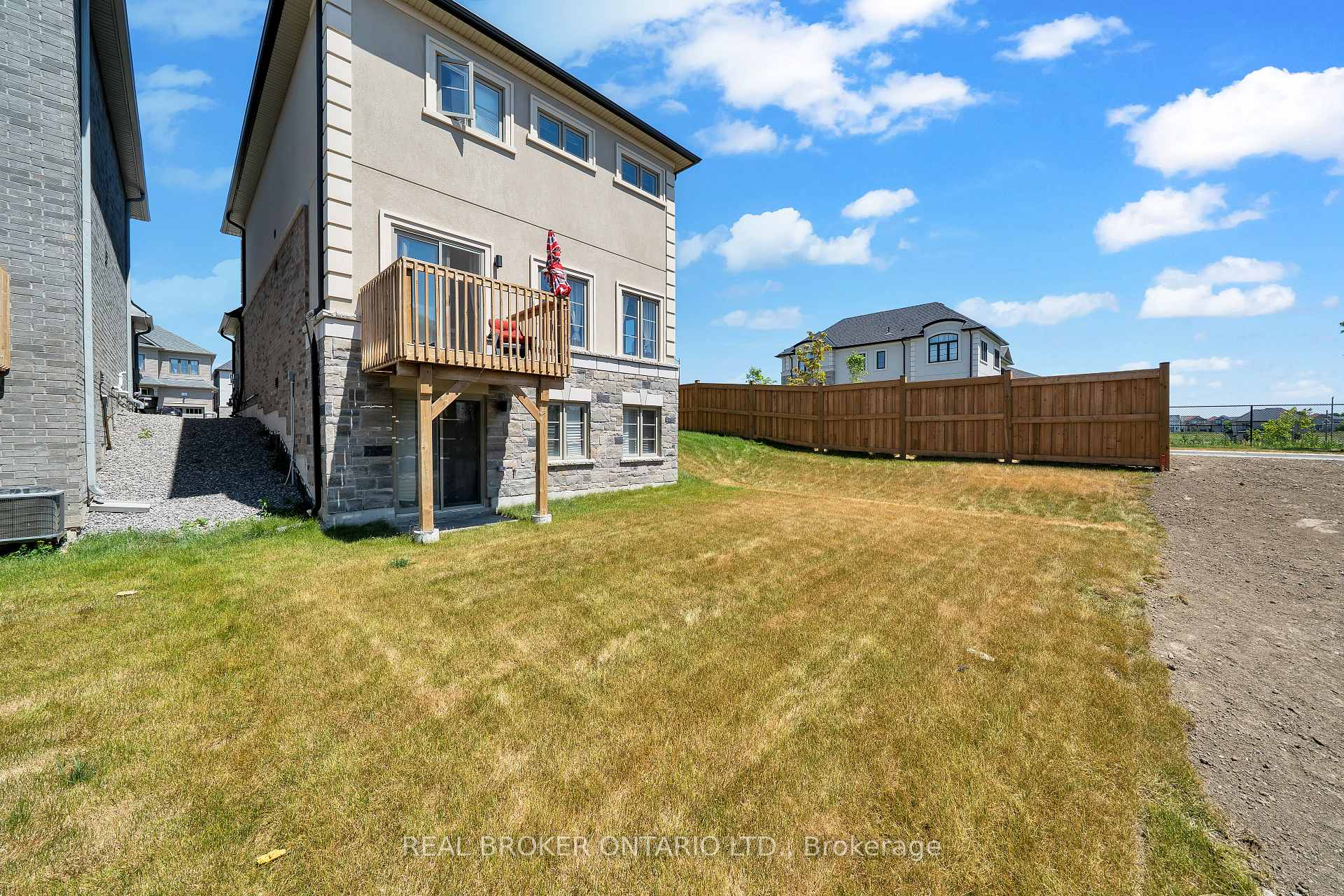 Photo 27 of 171 Flood Avenue, Clarington, Newcastle — HOMEH