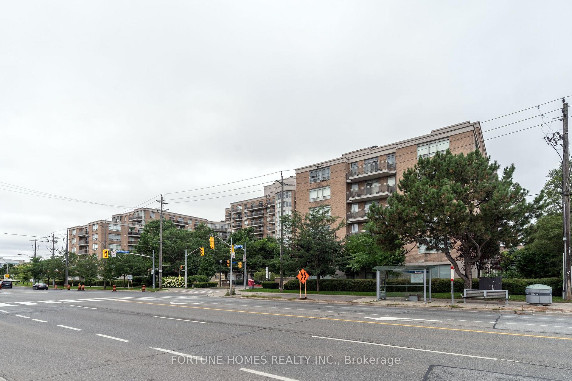 Photo 2 of Unit 816, 650 Lawrence Avenue W, Toronto, Englemount-Lawrence — HOMEH