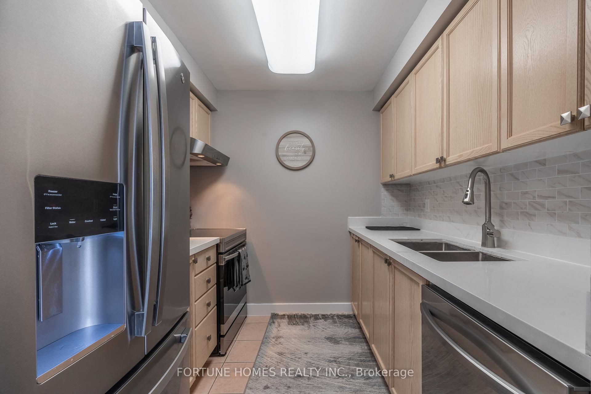 Photo 16 of Unit 816, 650 Lawrence Avenue W, Toronto, Englemount-Lawrence — HOMEH
