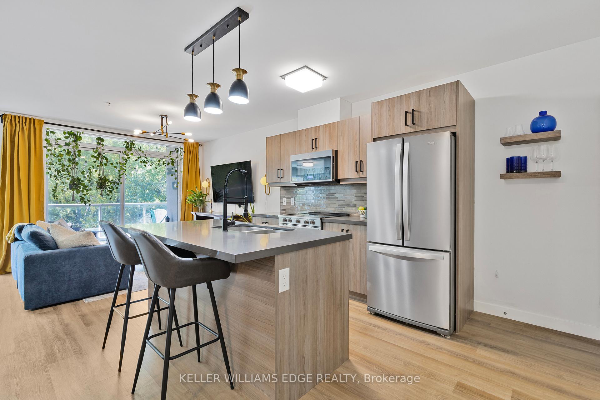 Photo 3 of Unit 401, 455 Charlton Avenue E, Hamilton, Stinson — HOMEH