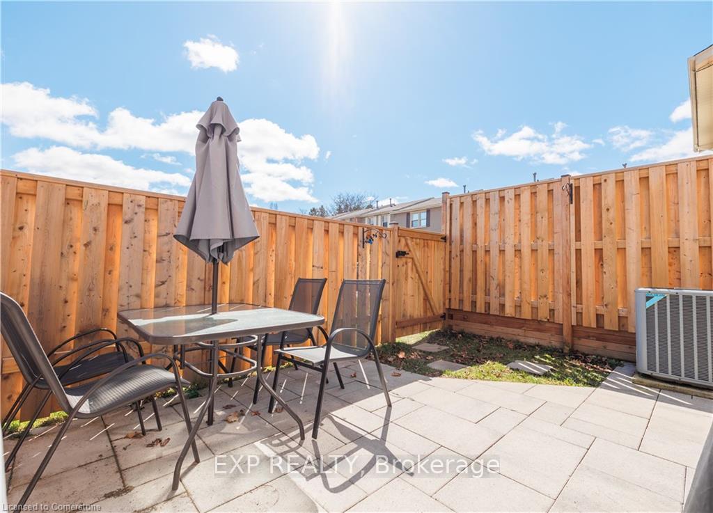 Photo 6 of Unit 5, 48 Montcalm Drive, Kitchener — HOMEH