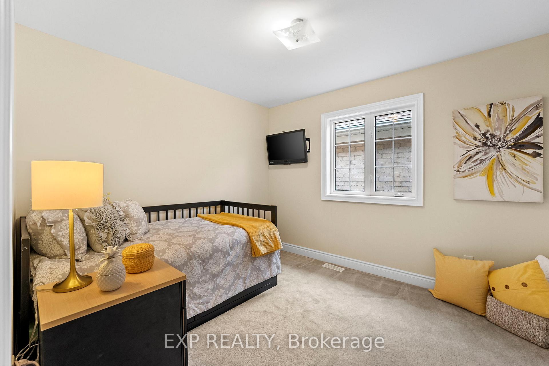 Photo 31 of 54 Stonecliffe Crescent, Aurora, Aurora Estates — HOMEH