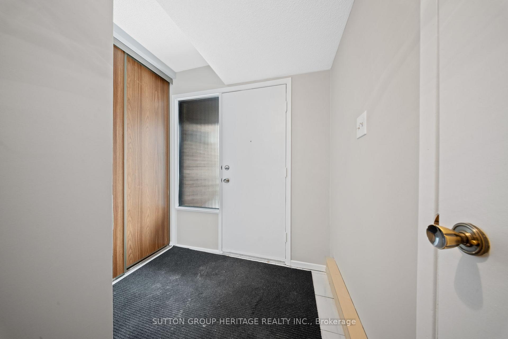 Photo 3 of 3 Woodglen Way, Markham, Unionville — HOMEH