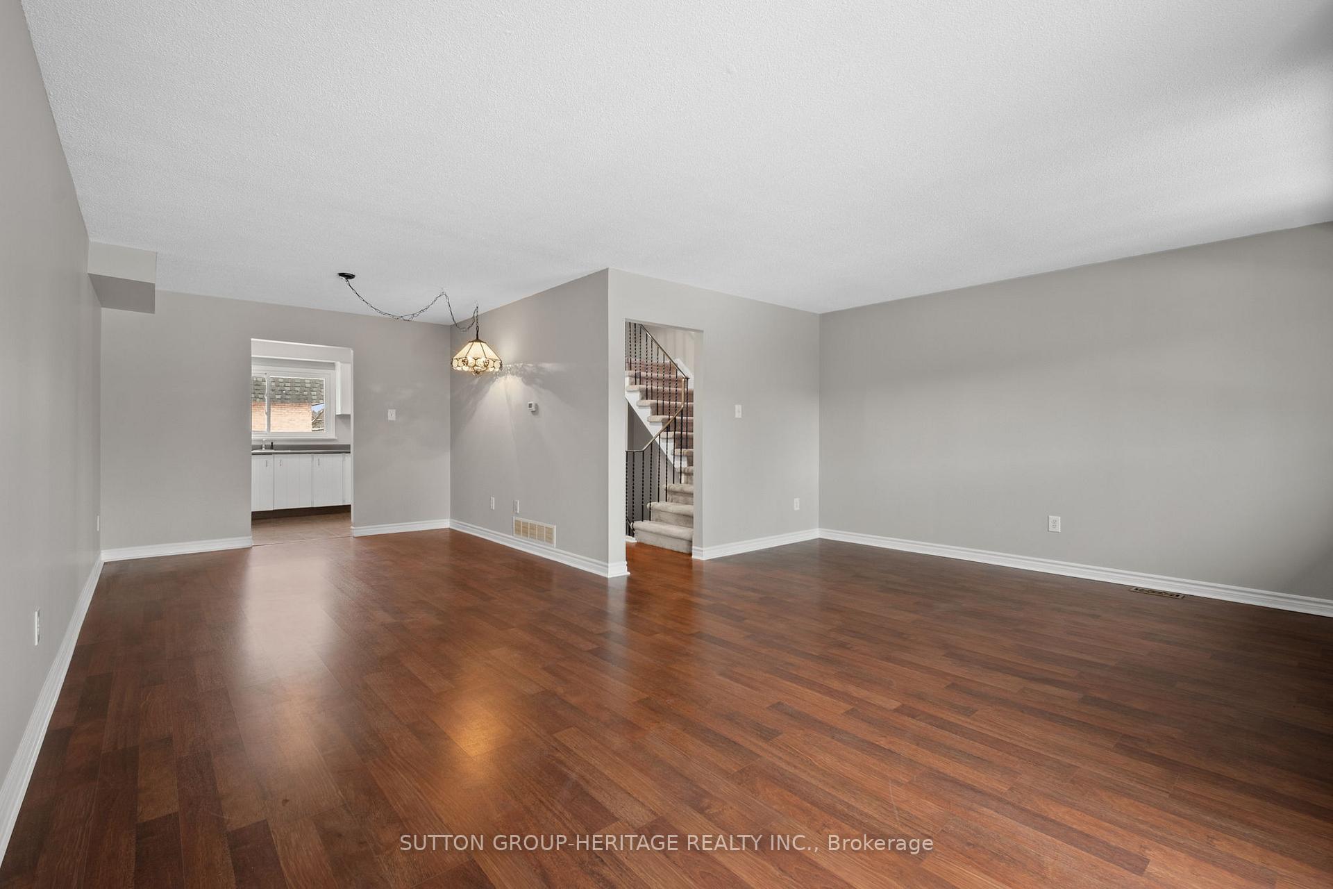 Photo 10 of 3 Woodglen Way, Markham, Unionville — HOMEH