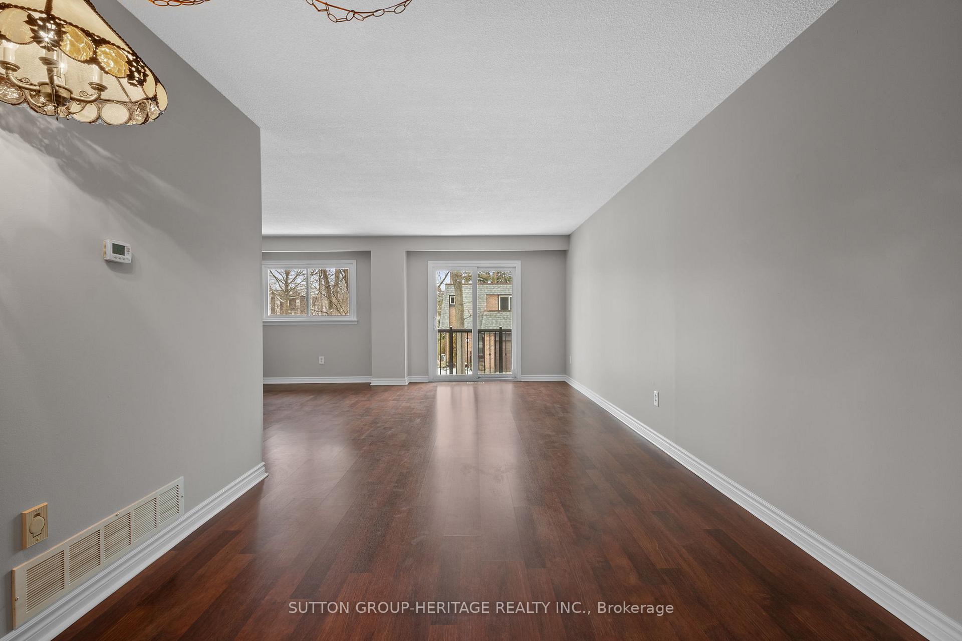 Photo 11 of 3 Woodglen Way, Markham, Unionville — HOMEH
