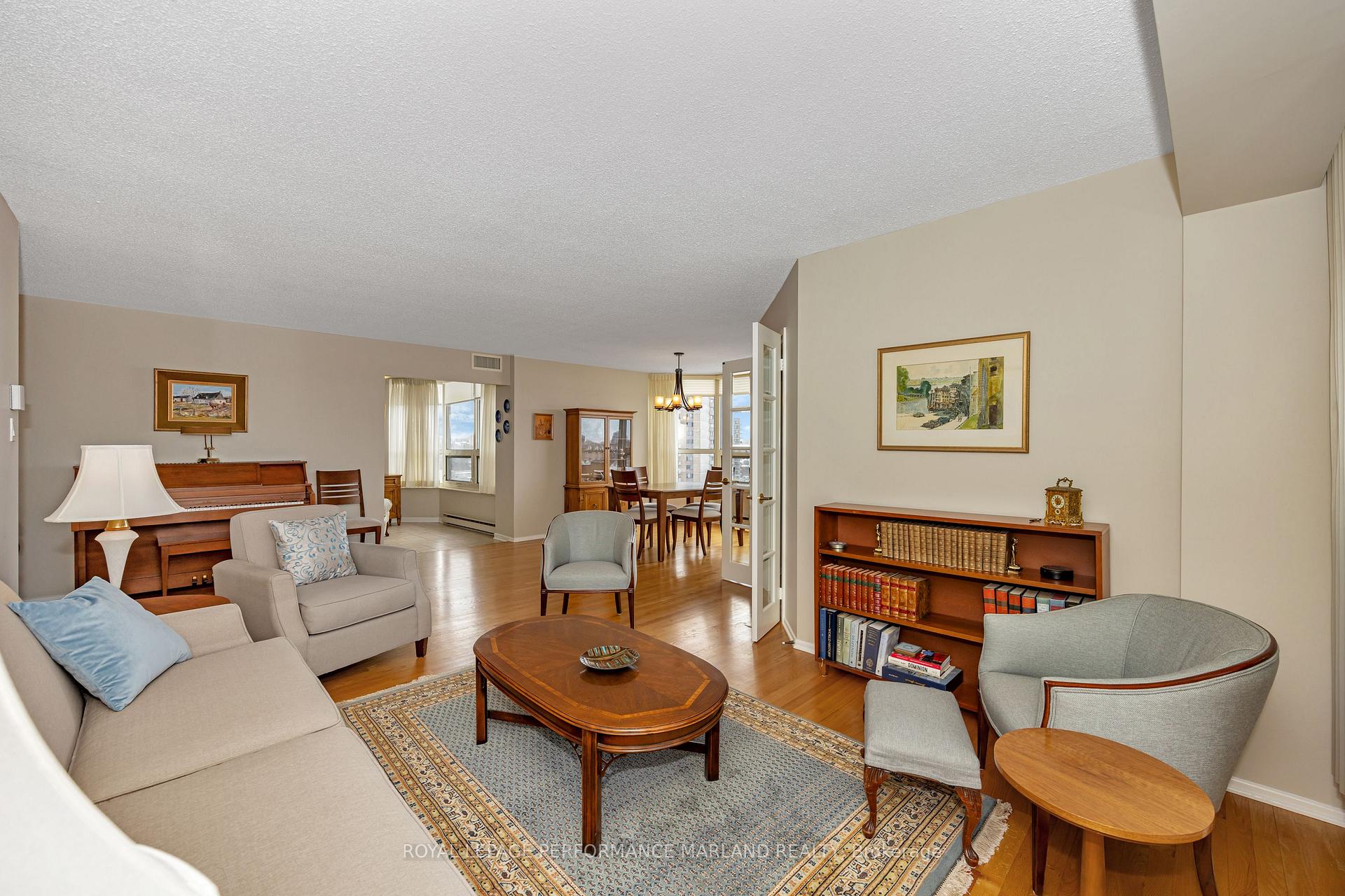 Photo 5 of Unit 907, 1510 Riverside Drive, Ottawa, Riverview Park — HOMEH