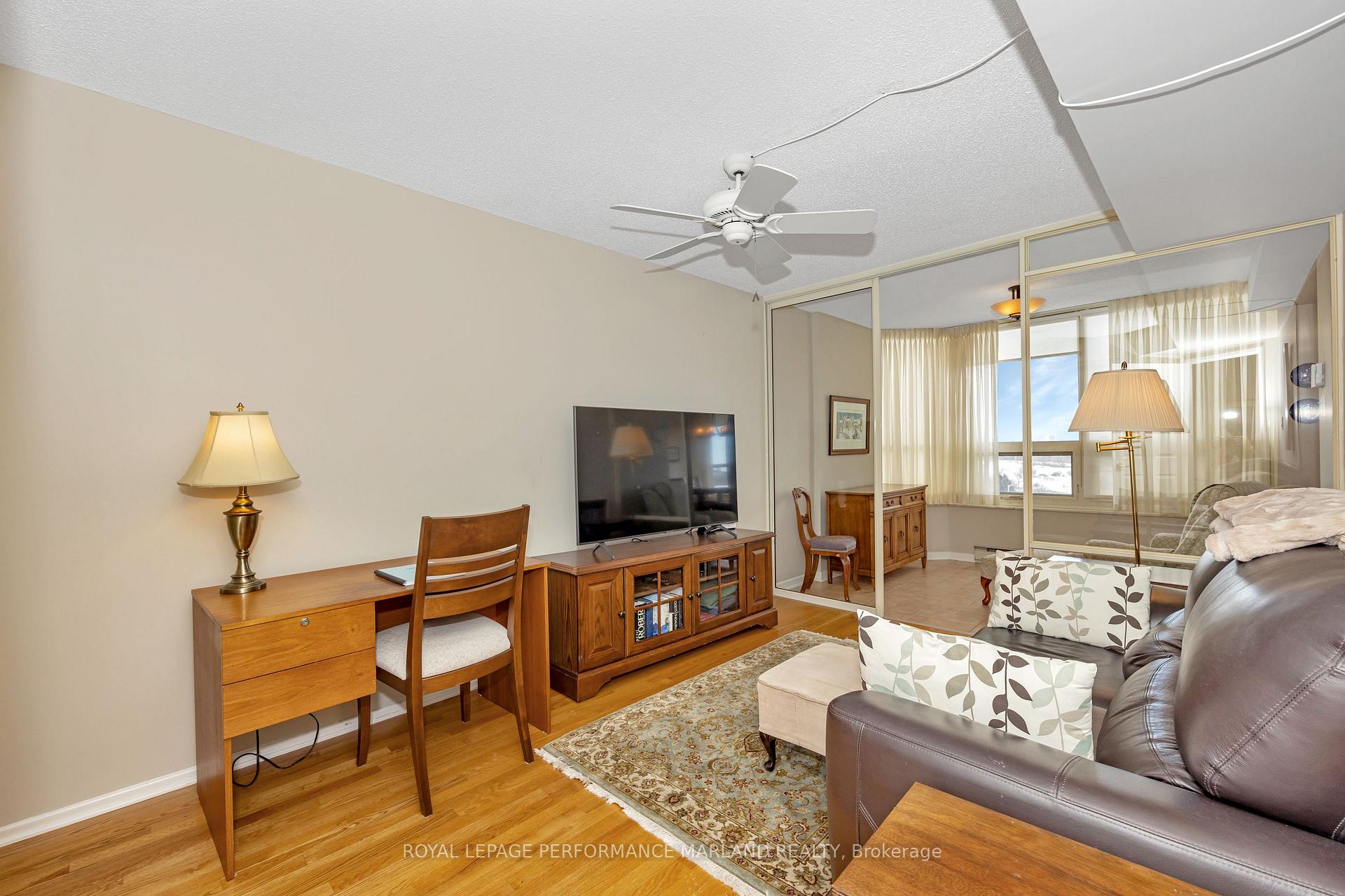 Photo 14 of Unit 907, 1510 Riverside Drive, Ottawa, Riverview Park — HOMEH