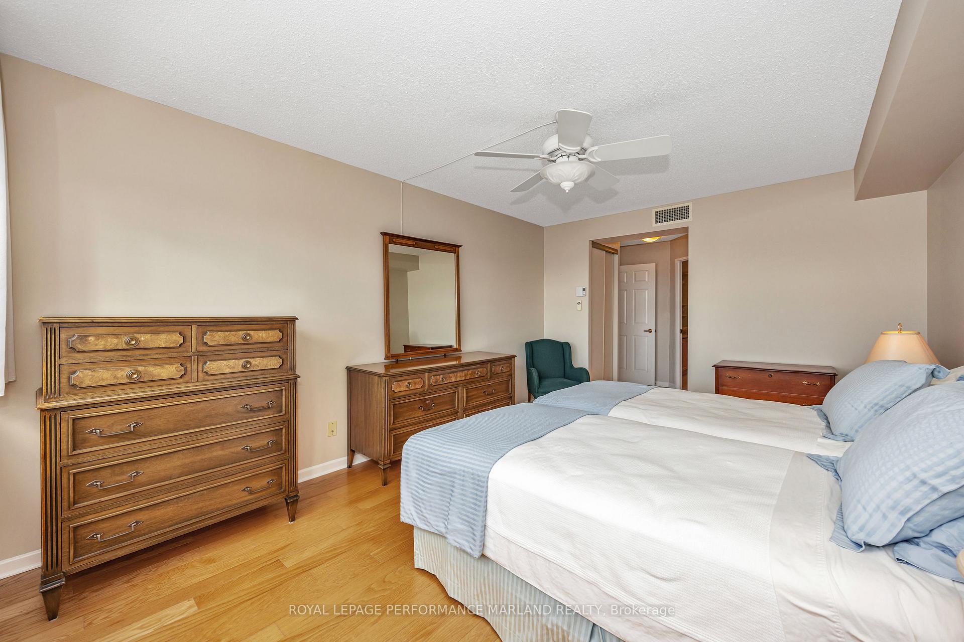 Photo 20 of Unit 907, 1510 Riverside Drive, Ottawa, Riverview Park — HOMEH
