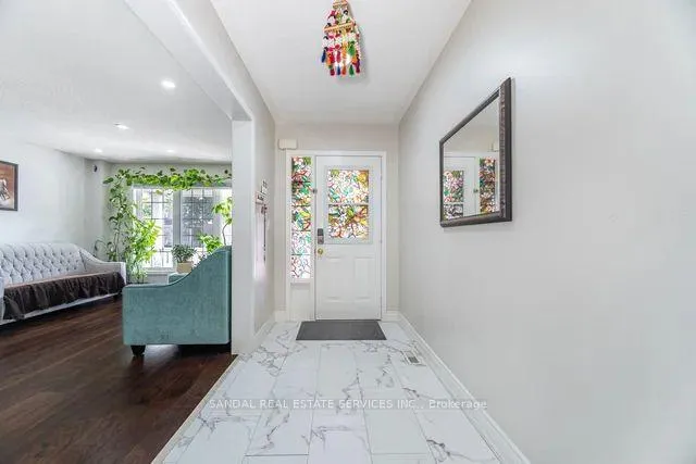 Photo 3 of 16 Vision Way, Brampton, Vales of Castlemore — HOMEH
