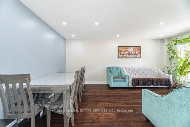 Photo 4 of 16 Vision Way, Brampton, Vales of Castlemore — HOMEH