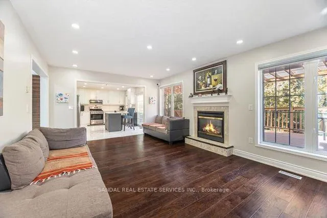 Photo 6 of 16 Vision Way, Brampton, Vales of Castlemore — HOMEH
