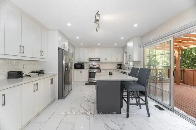 Photo 7 of 16 Vision Way, Brampton, Vales of Castlemore — HOMEH