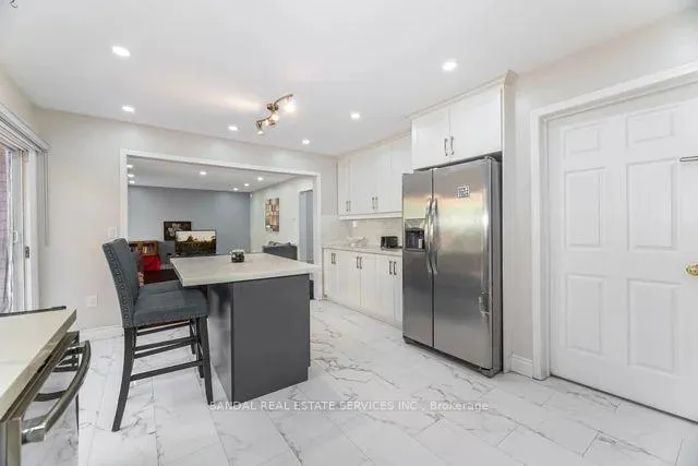 Photo 9 of 16 Vision Way, Brampton, Vales of Castlemore — HOMEH