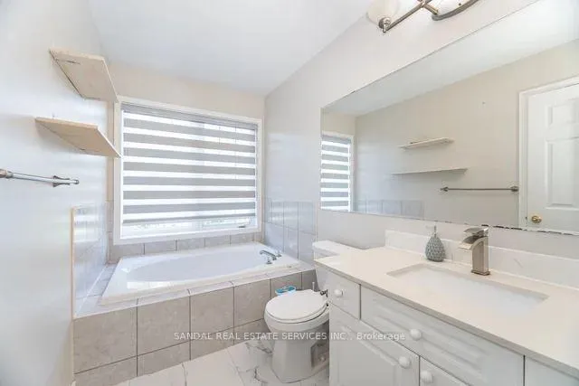 Photo 13 of 16 Vision Way, Brampton, Vales of Castlemore — HOMEH