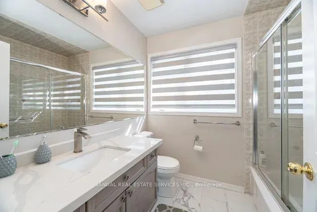 Photo 18 of 16 Vision Way, Brampton, Vales of Castlemore — HOMEH