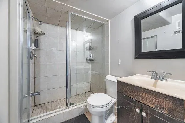 Photo 25 of 16 Vision Way, Brampton, Vales of Castlemore — HOMEH