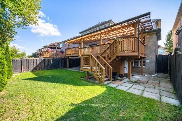Photo 28 of 16 Vision Way, Brampton, Vales of Castlemore — HOMEH
