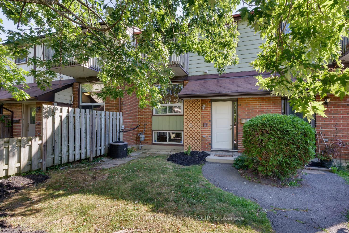 Front of Unit 3, 409 Montfort Street