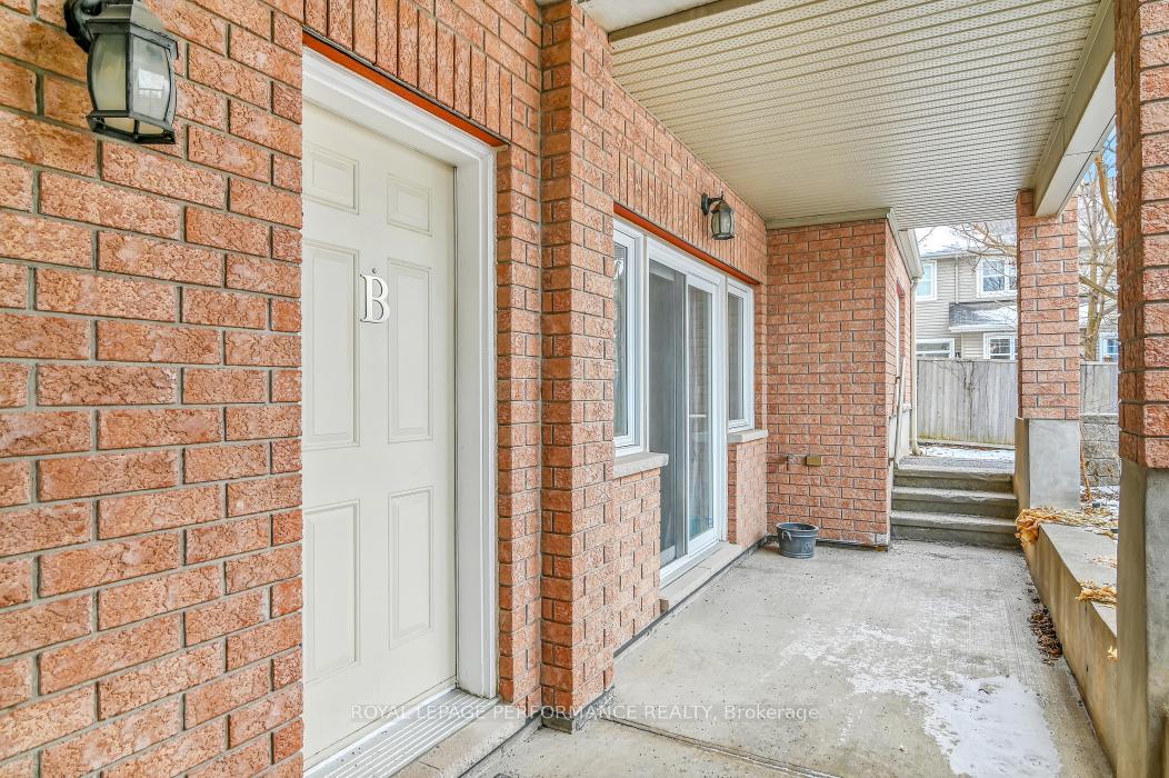 Photo 2 of Unit B, 151 Mocha, Ottawa, Blossom Park/Kemp Park/Findlay Creek — HOMEH