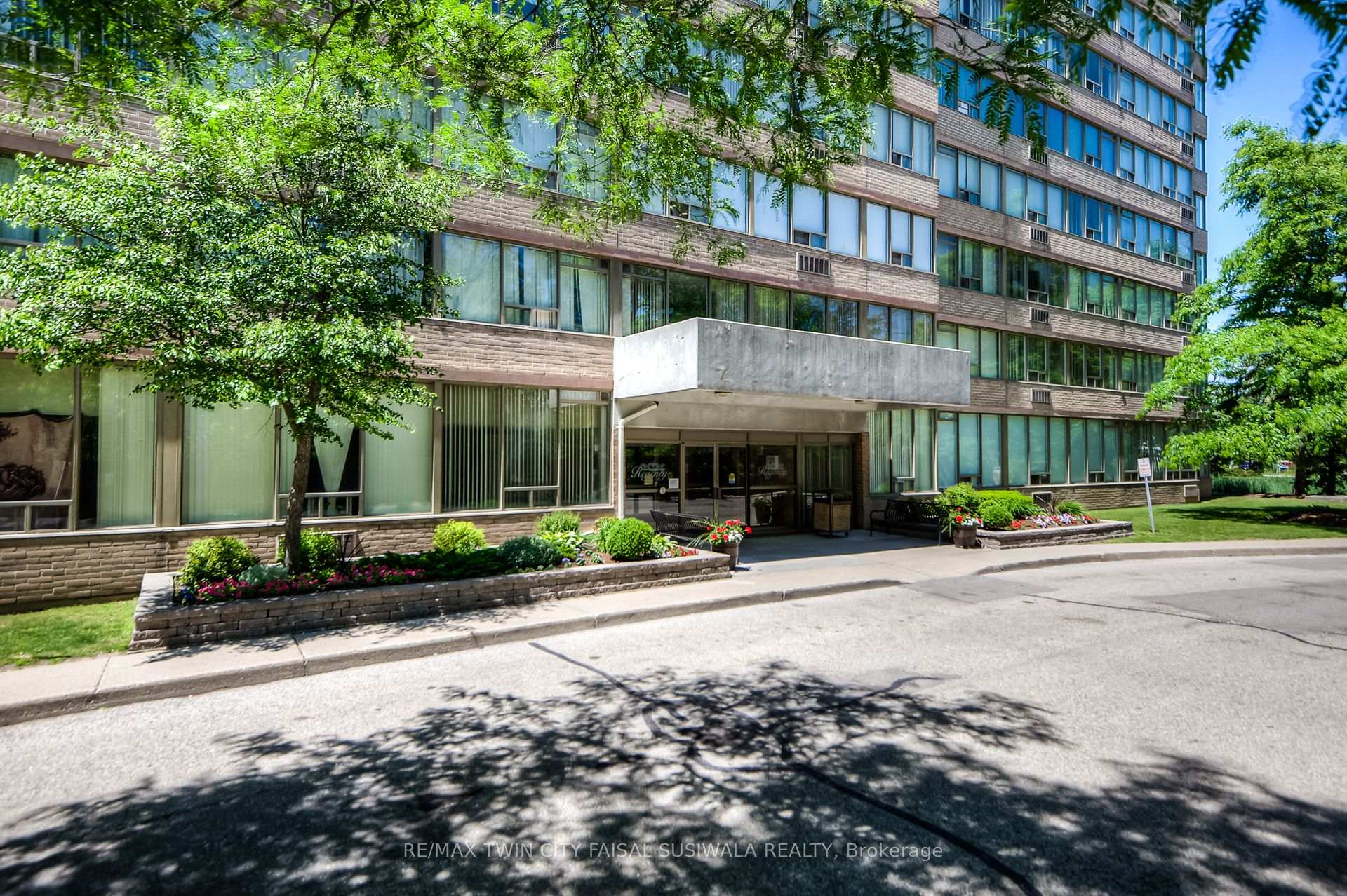 Photo 2 of Unit 108, 3227 King Street E, Kitchener — HOMEH