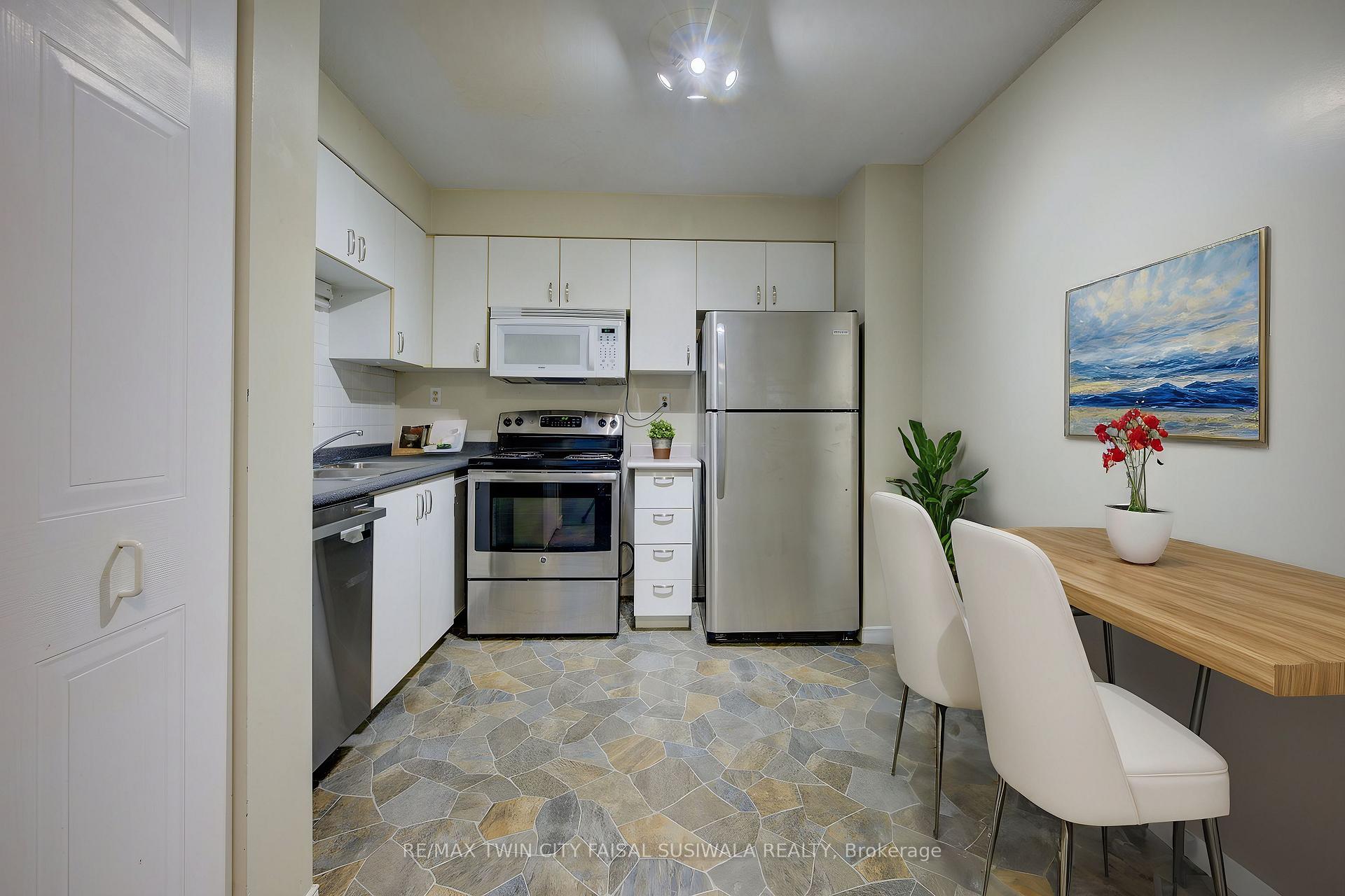 Photo 8 of Unit 108, 3227 King Street E, Kitchener — HOMEH