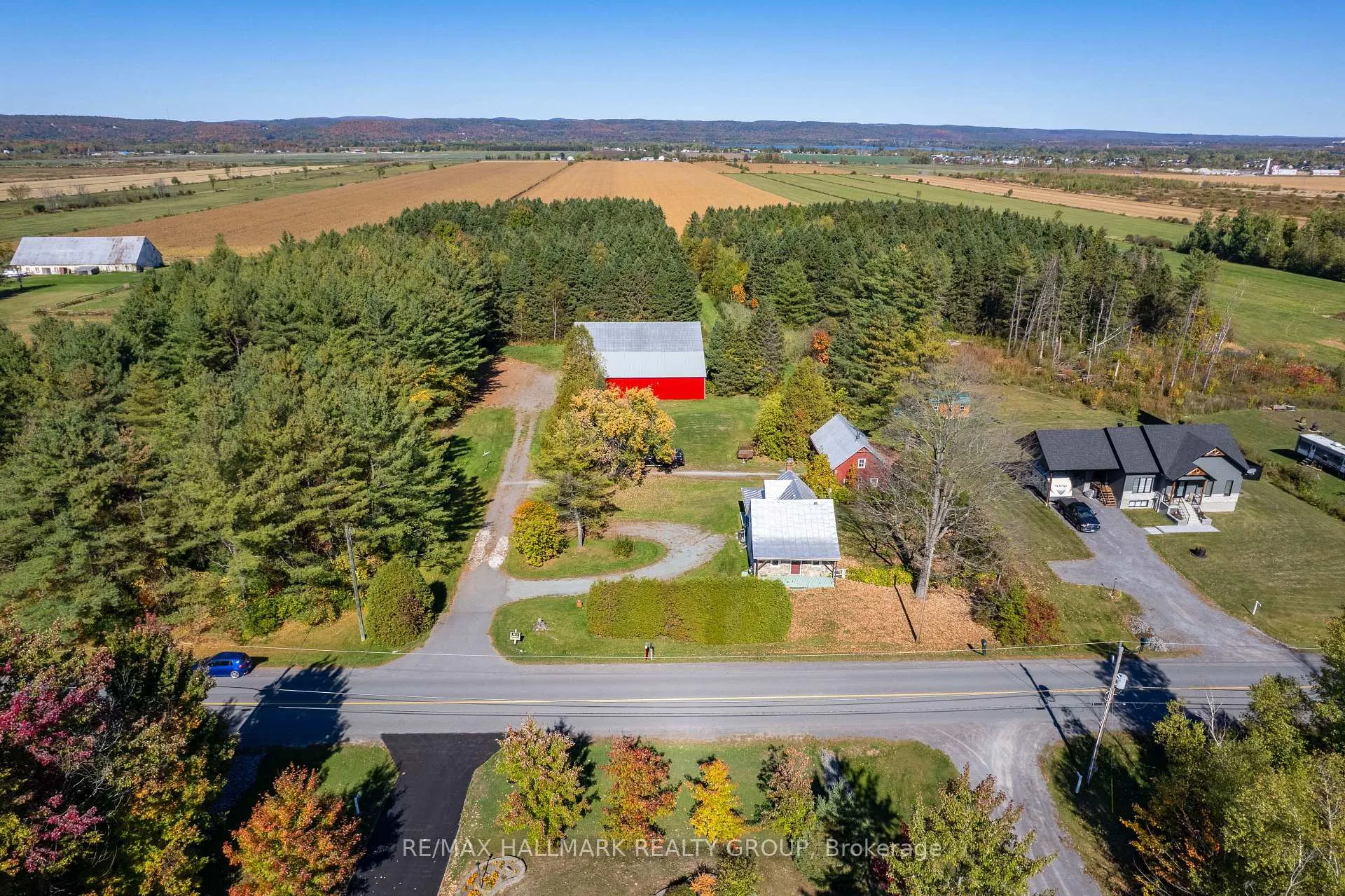 Photo 4 of 1677 Ste Anne Road, Champlain, Champlain Twp — HOMEH