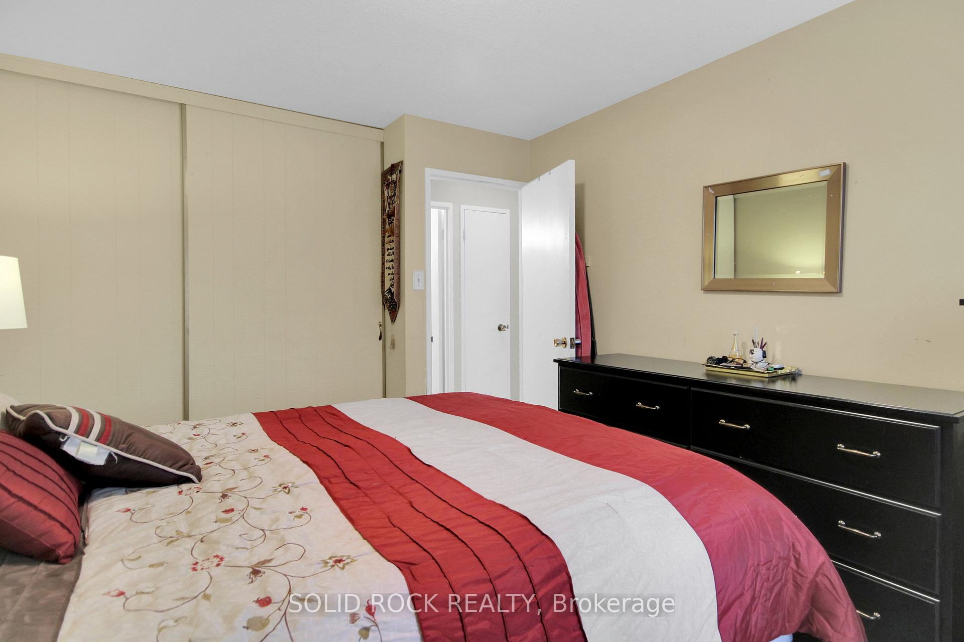 Photo 16 of Unit 402, 20 Chesterton Drive, Ottawa, Borden Farm/Stewart Farm/Carleton Heights/Parkwood Hills — HOMEH