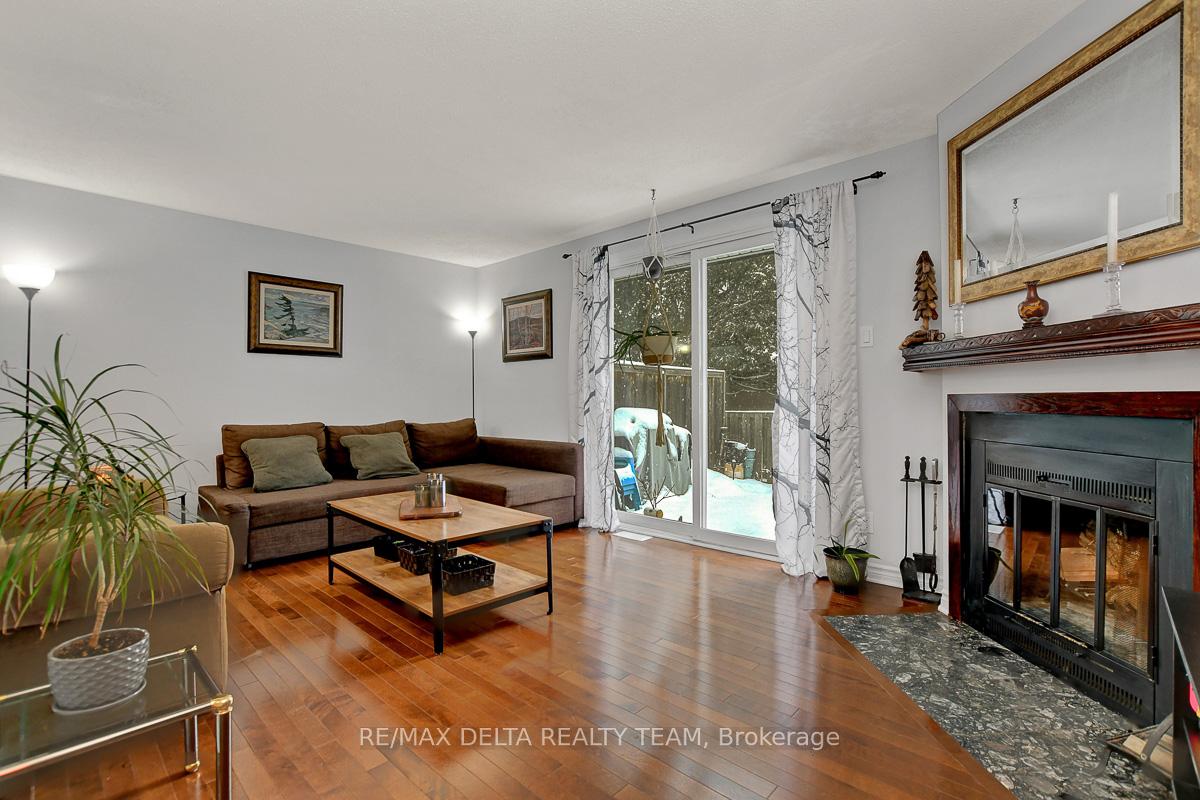 Photo 6 of Unit C, 1705 Lamoureux Drive, Ottawa, Queenswood Heights South — HOMEH