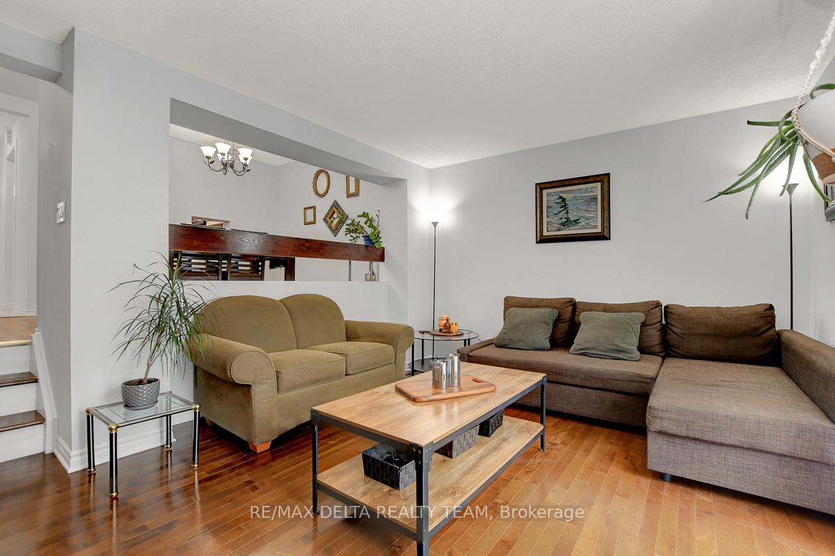 Photo 7 of Unit C, 1705 Lamoureux Drive, Ottawa, Queenswood Heights South — HOMEH