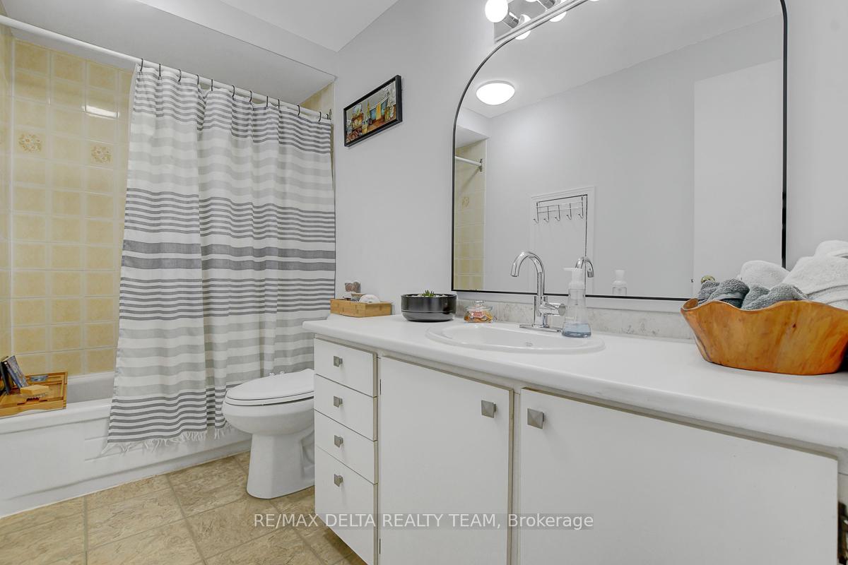 Photo 21 of Unit C, 1705 Lamoureux Drive, Ottawa, Queenswood Heights South — HOMEH