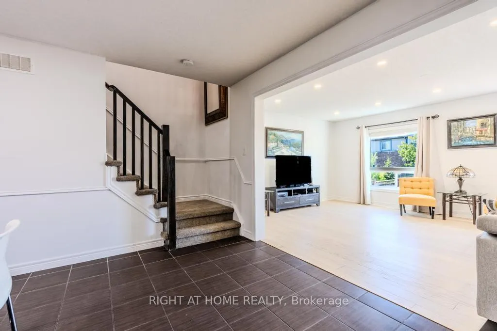 Photo 15 of Unit 26, 14 Amos Drive, Guelph, Kortright East — HOMEH