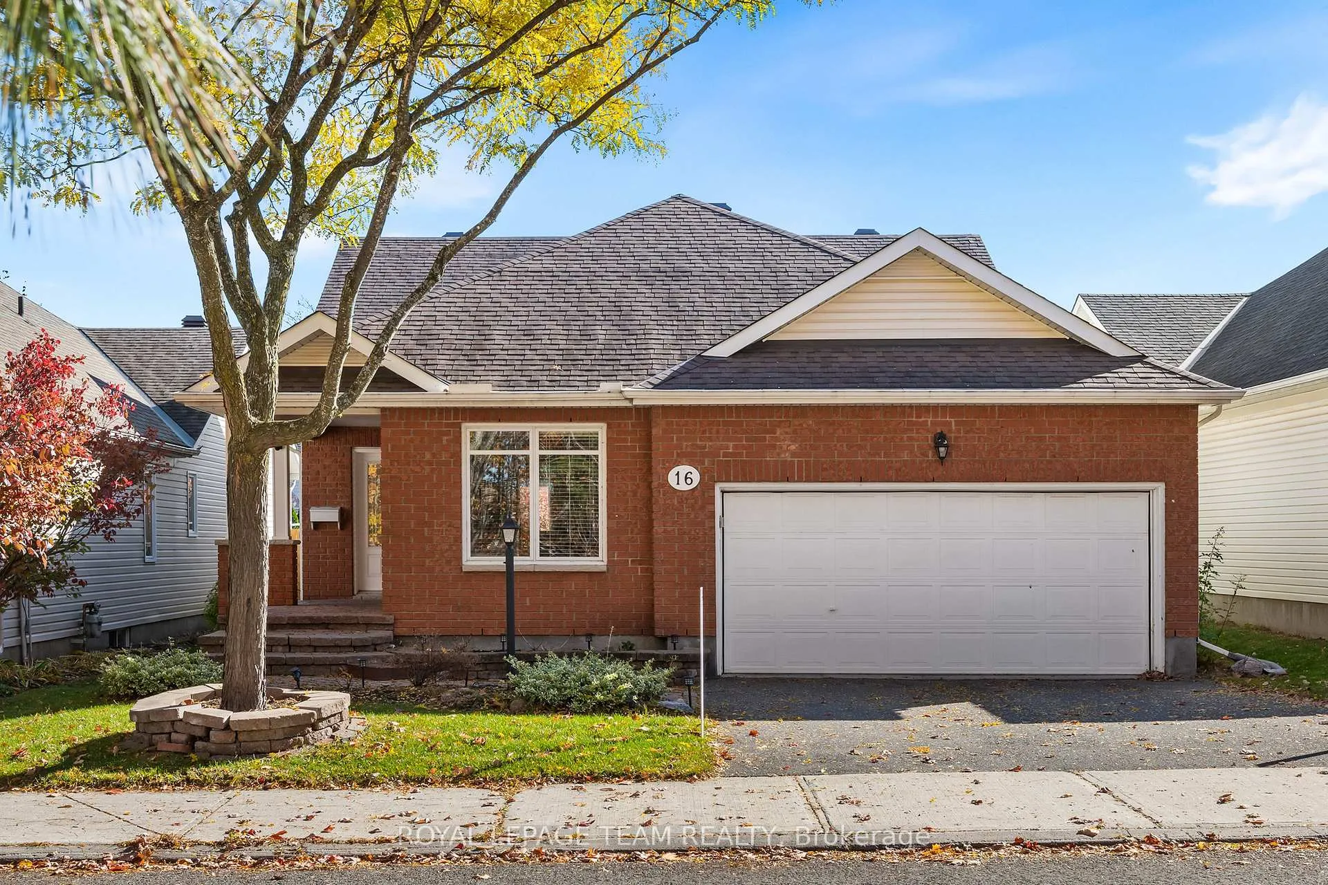 Photo 2 of 16 Spinney Way, Ottawa, Barrhaven - Longfields — HOMEH