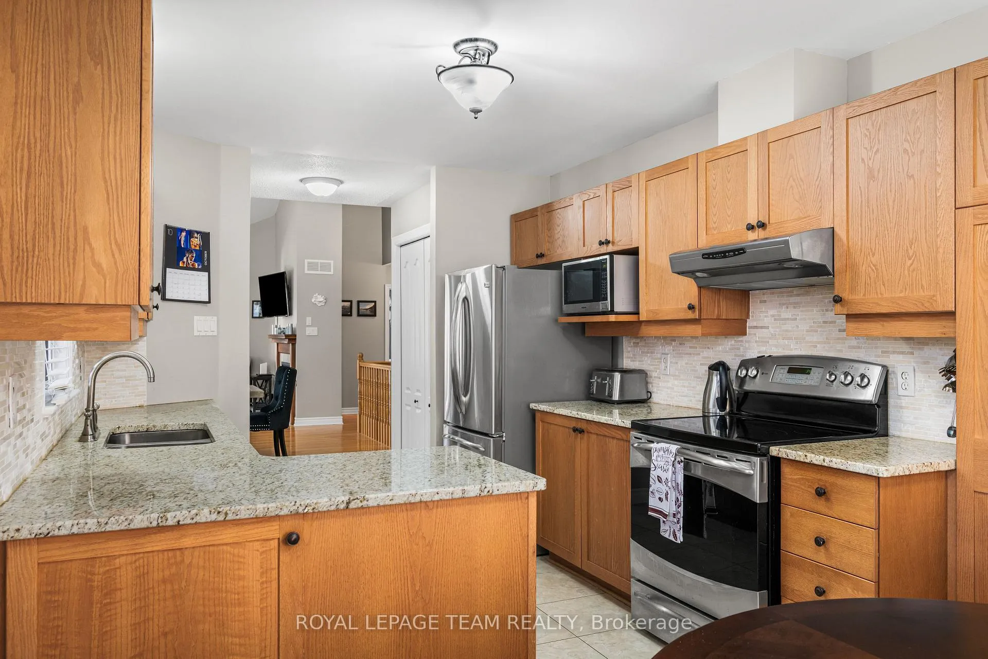 Photo 4 of 16 Spinney Way, Ottawa, Barrhaven - Longfields — HOMEH