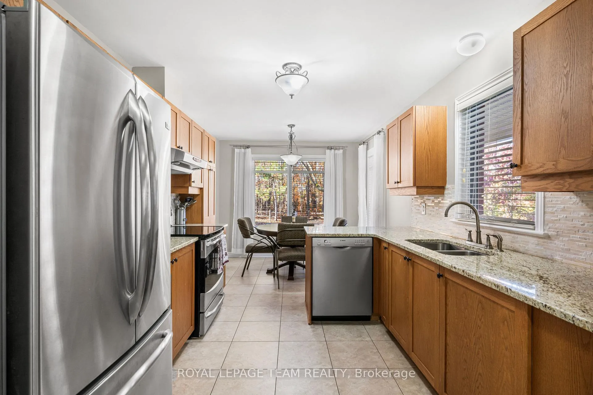 Photo 5 of 16 Spinney Way, Ottawa, Barrhaven - Longfields — HOMEH