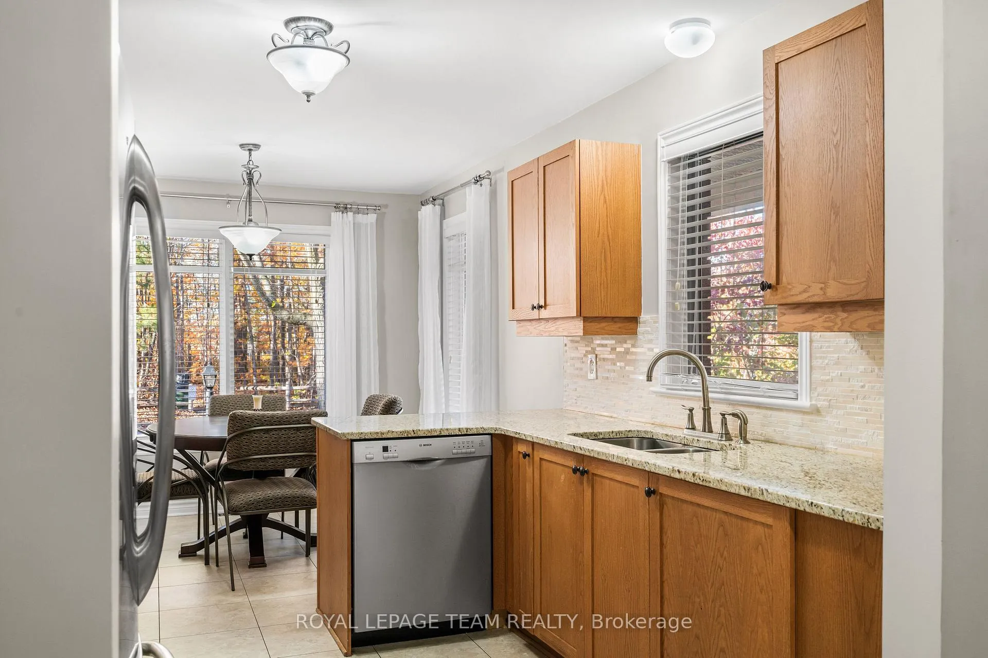 Photo 6 of 16 Spinney Way, Ottawa, Barrhaven - Longfields — HOMEH