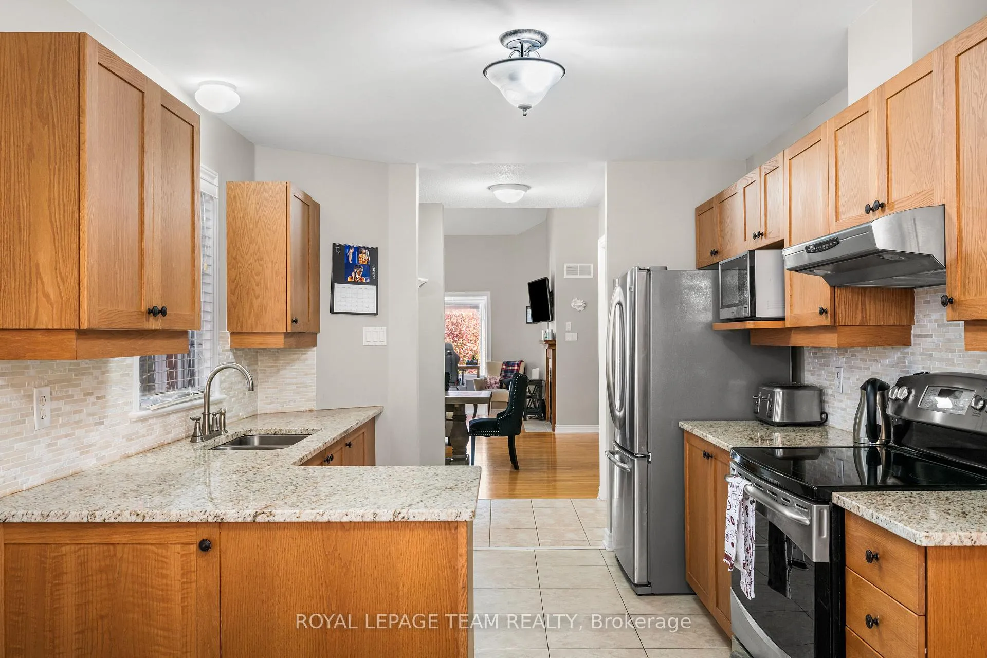 Photo 8 of 16 Spinney Way, Ottawa, Barrhaven - Longfields — HOMEH