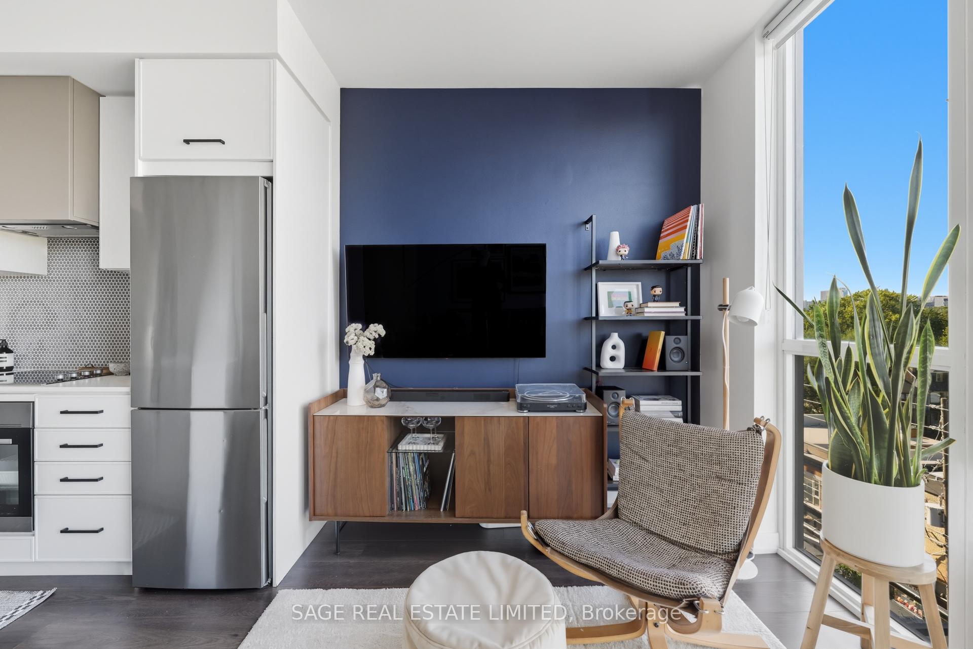 Photo 4 of Unit 605, 899 Queen Street E, Toronto, South Riverdale — HOMEH