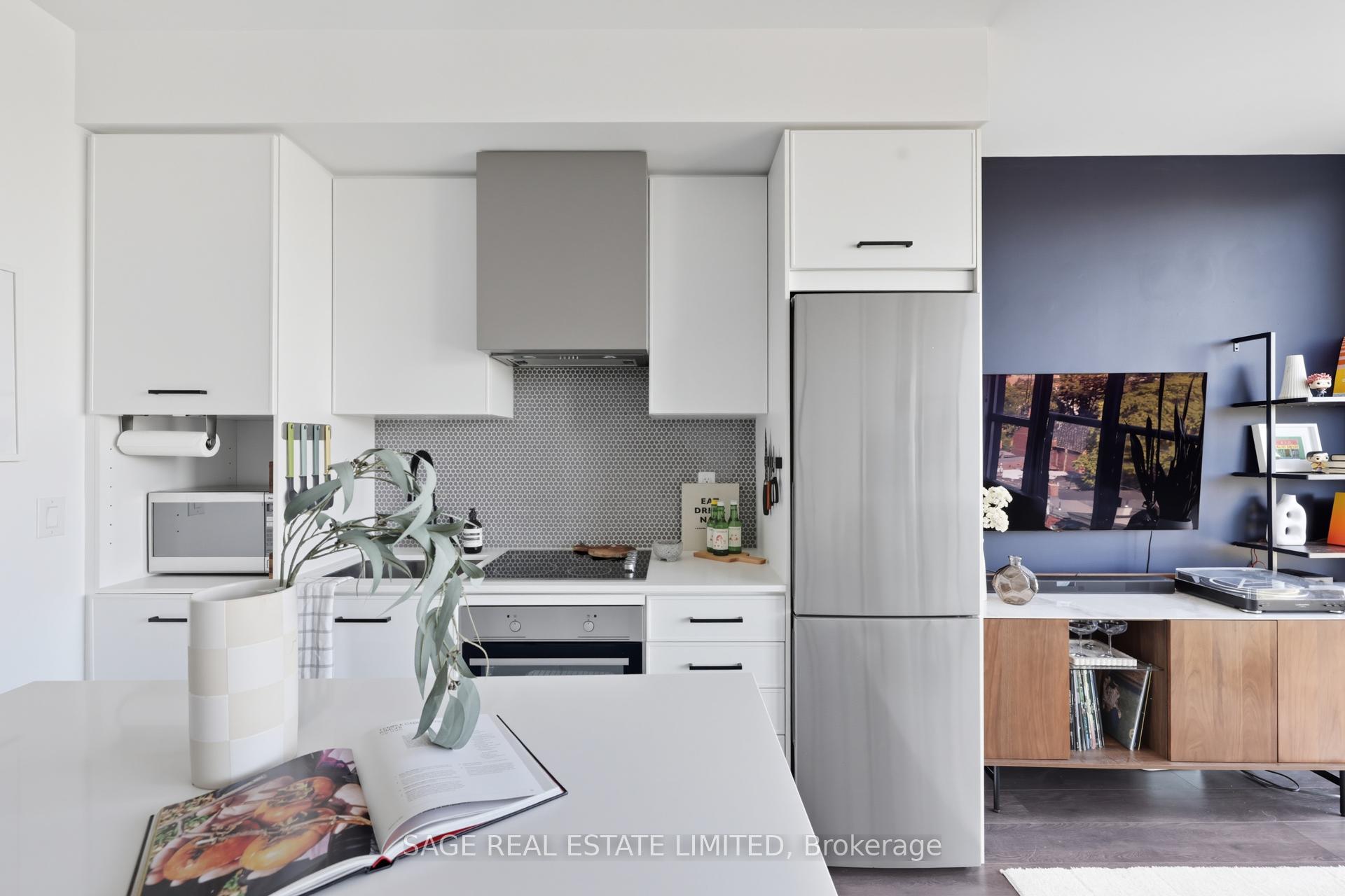 Photo 7 of Unit 605, 899 Queen Street E, Toronto, South Riverdale — HOMEH