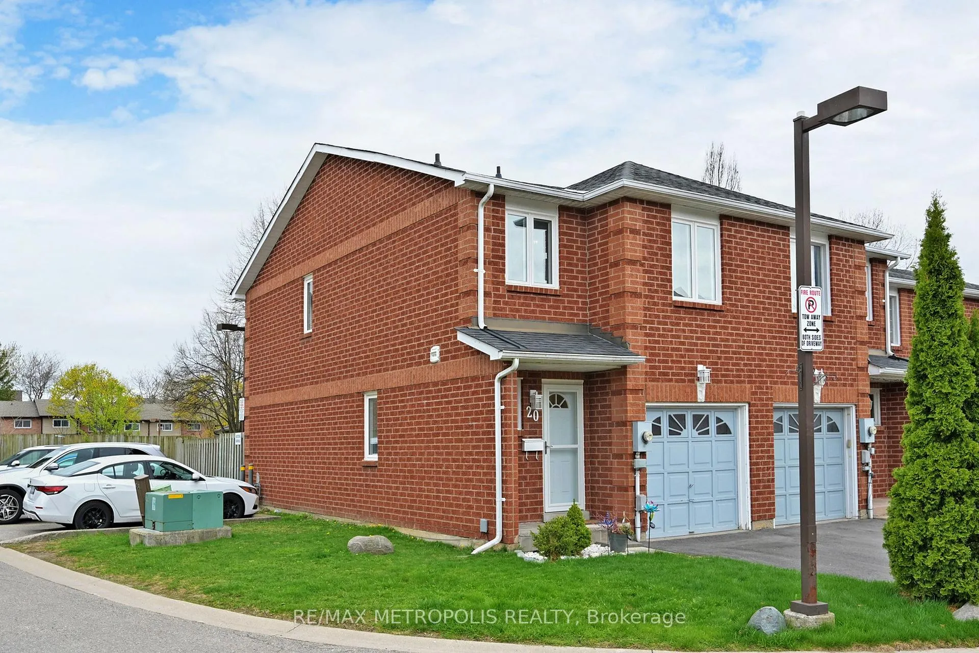 Photo 2 of Unit 20, 811 Wilson Road N, Oshawa, Pinecrest — HOMEH