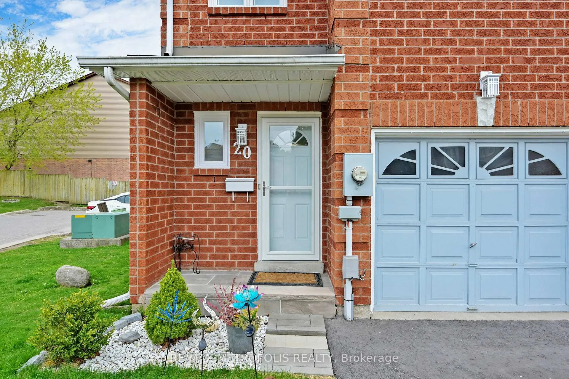 Photo 5 of Unit 20, 811 Wilson Road N, Oshawa, Pinecrest — HOMEH