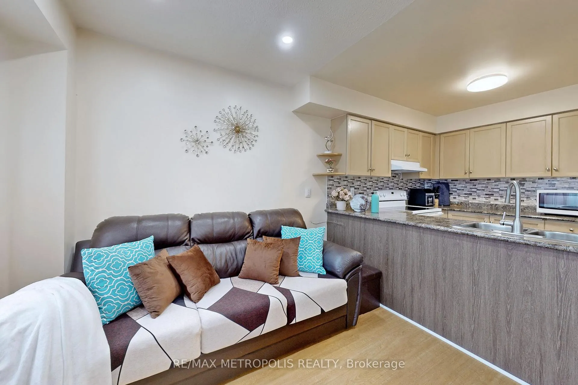 Photo 7 of Unit 20, 811 Wilson Road N, Oshawa, Pinecrest — HOMEH