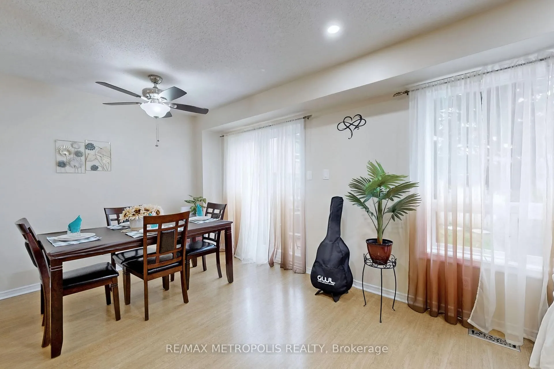 Photo 8 of Unit 20, 811 Wilson Road N, Oshawa, Pinecrest — HOMEH