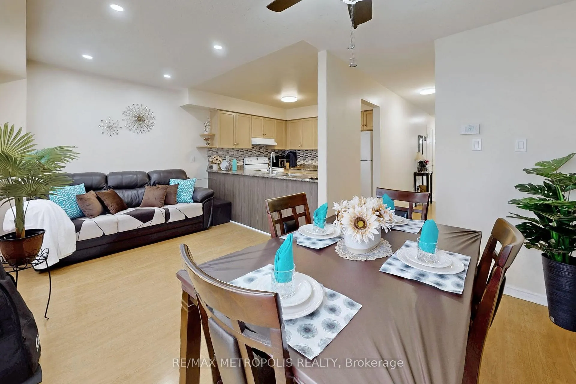 Photo 13 of Unit 20, 811 Wilson Road N, Oshawa, Pinecrest — HOMEH