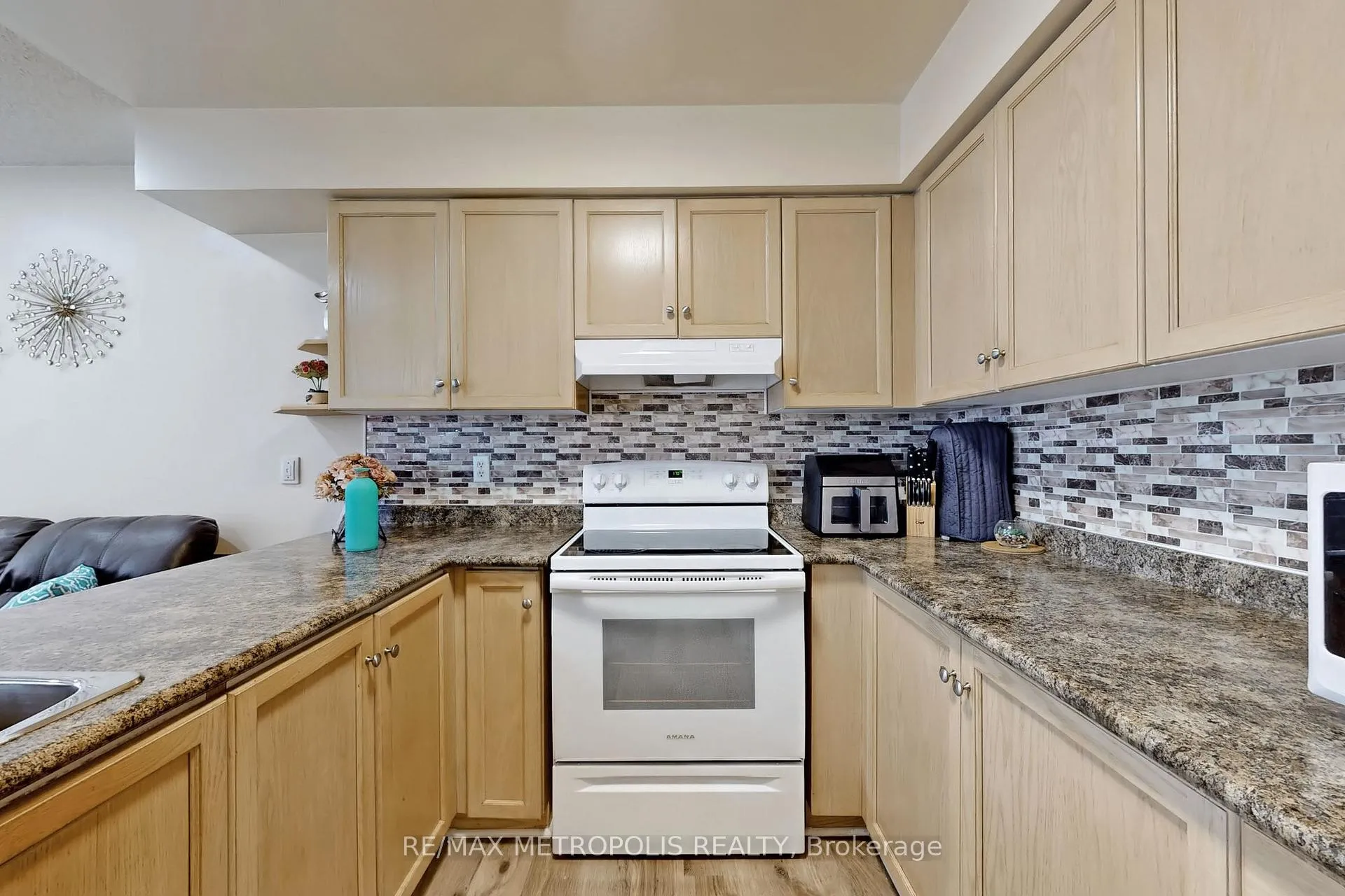 Photo 14 of Unit 20, 811 Wilson Road N, Oshawa, Pinecrest — HOMEH