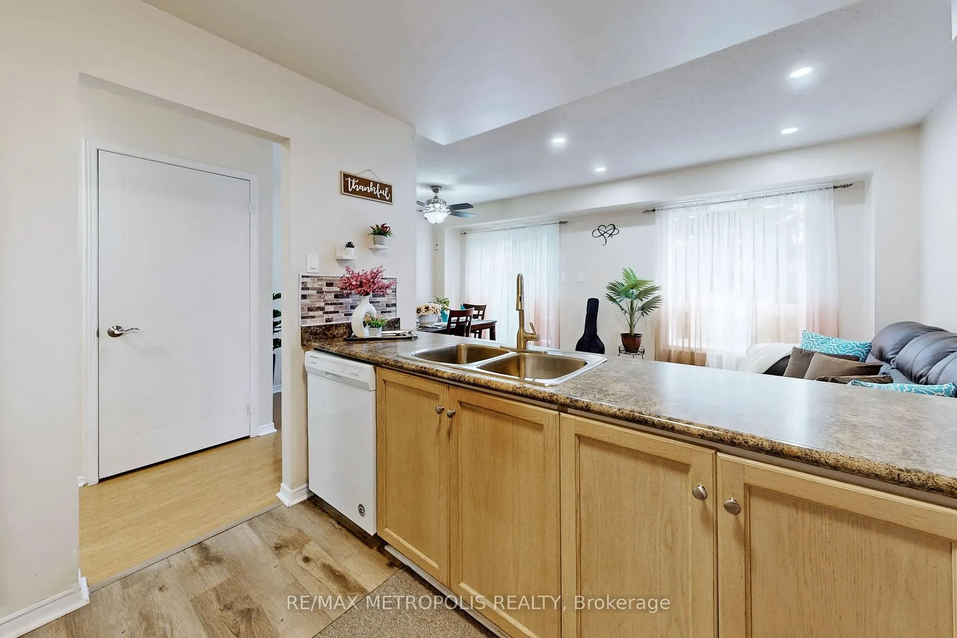 Photo 15 of Unit 20, 811 Wilson Road N, Oshawa, Pinecrest — HOMEH