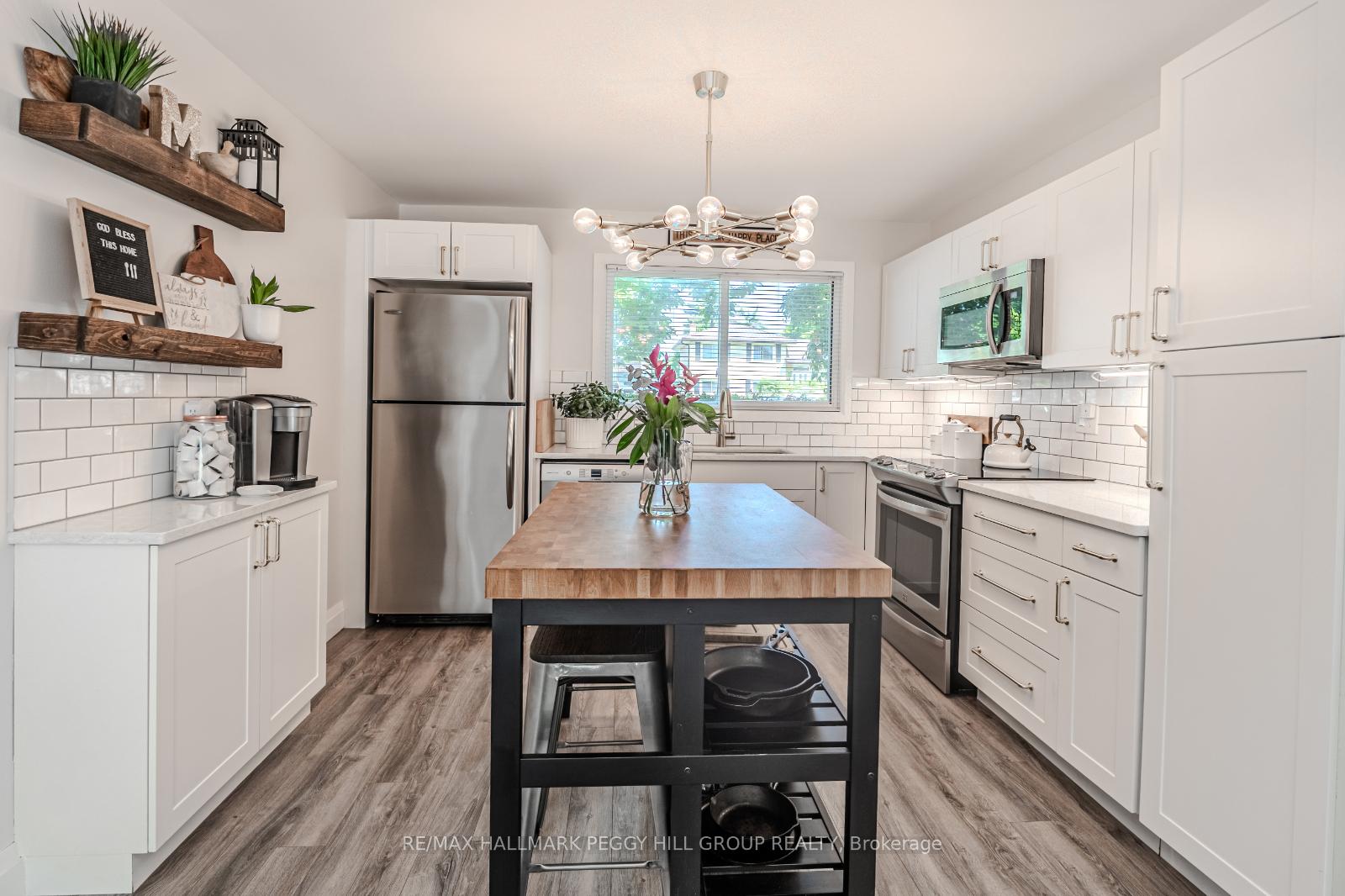 Photo 2 of 45 Ottaway Avenue, Barrie, Wellington — HOMEH
