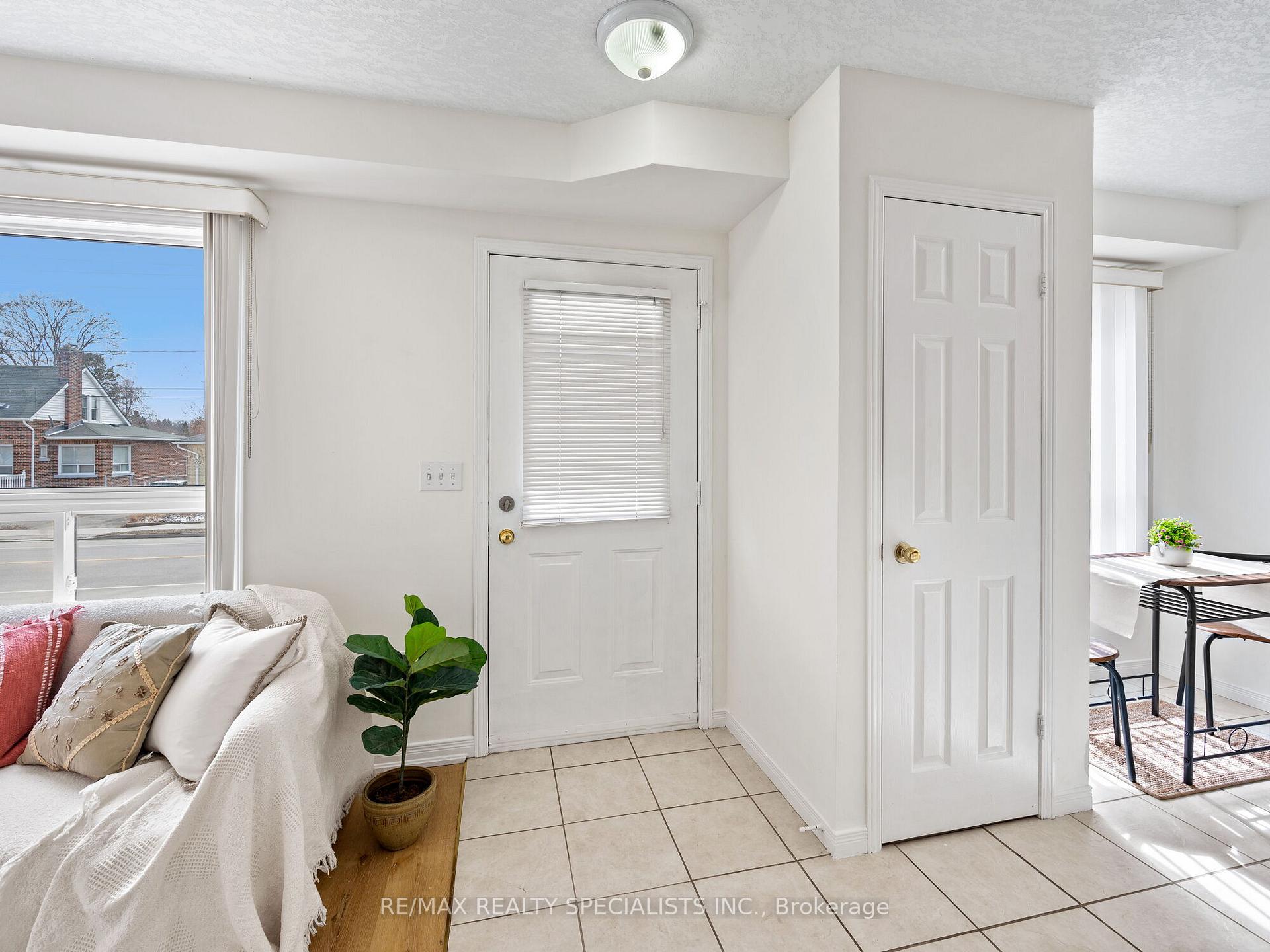 Photo 5 of Unit 1, 142 York Road, Guelph, St. Patrick's Ward — HOMEH