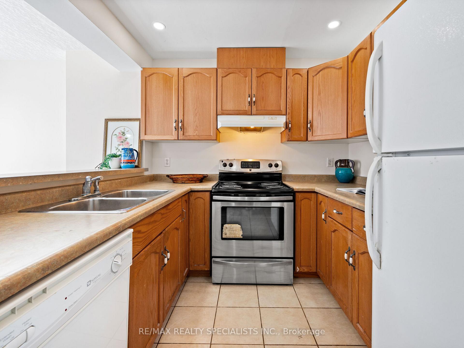 Photo 11 of Unit 1, 142 York Road, Guelph, St. Patrick's Ward — HOMEH