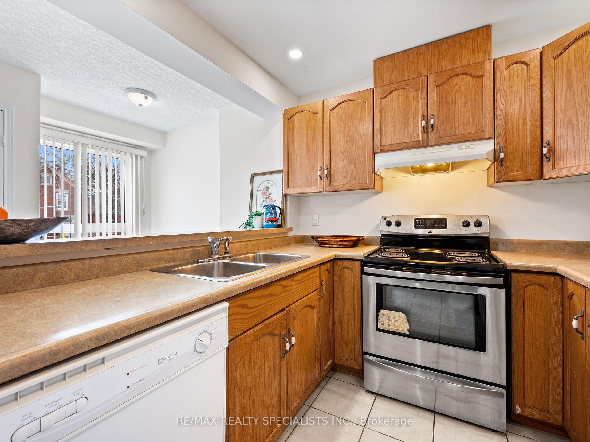 Photo 12 of Unit 1, 142 York Road, Guelph, St. Patrick's Ward — HOMEH