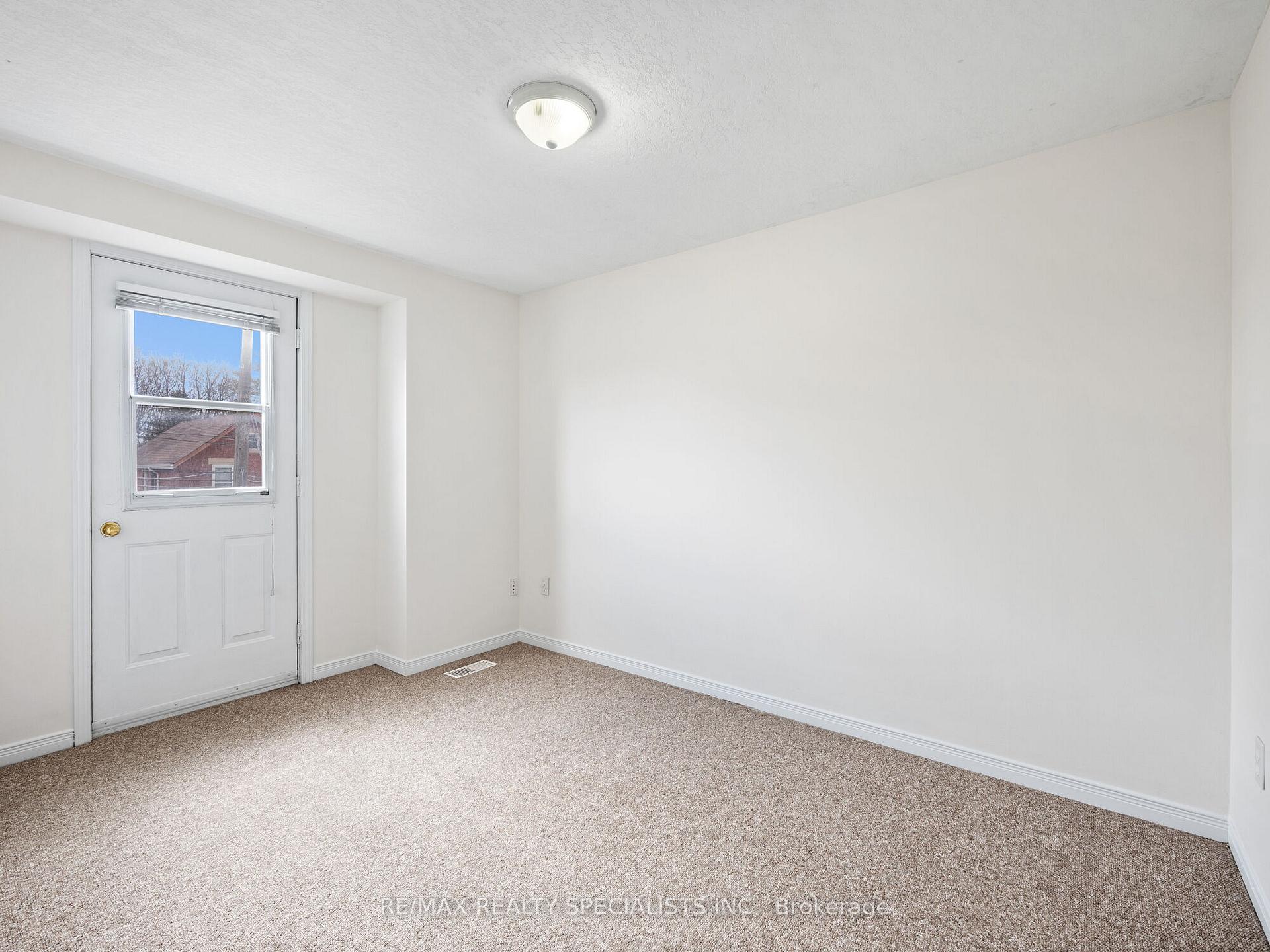 Photo 15 of Unit 1, 142 York Road, Guelph, St. Patrick's Ward — HOMEH